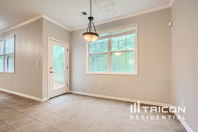 Photo - 150 Heathridge Dr