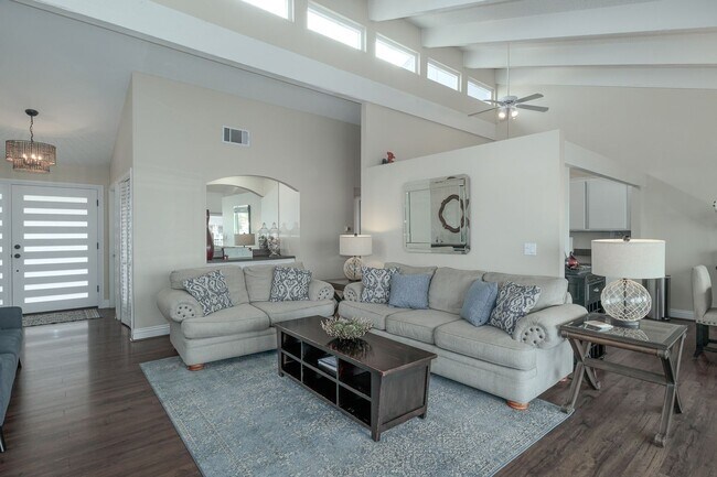 Photo - 4431 Gateshead Bay Unit 1