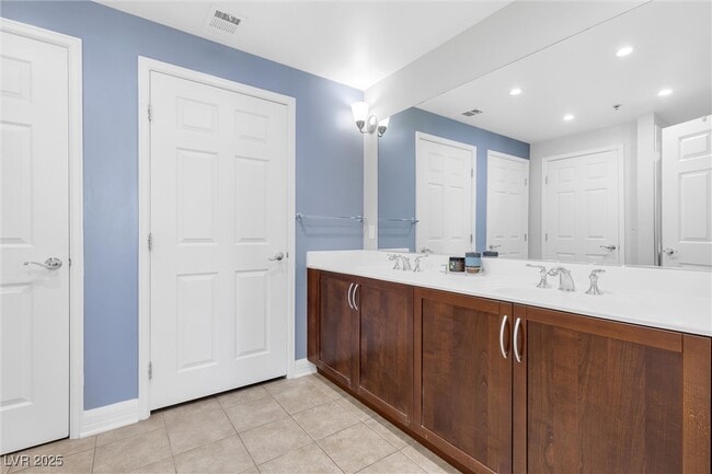 Building Photo - 150 S Las Vegas Blvd Unit 1506