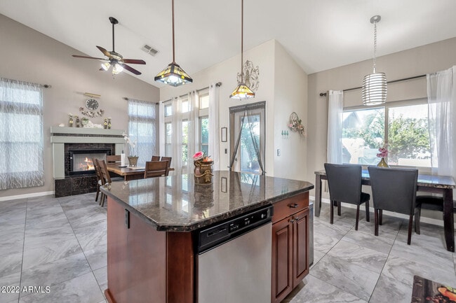 Photo - 2072 W Harrison St