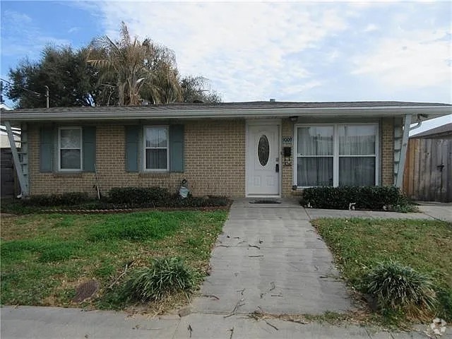 Building Photo - 1009 Cardinal Ave Rental