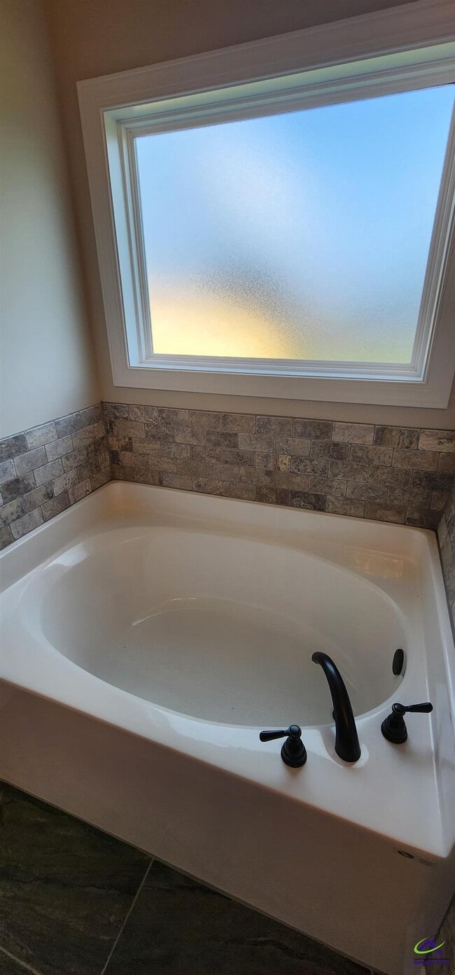 Photo - 104 Garrett Ln