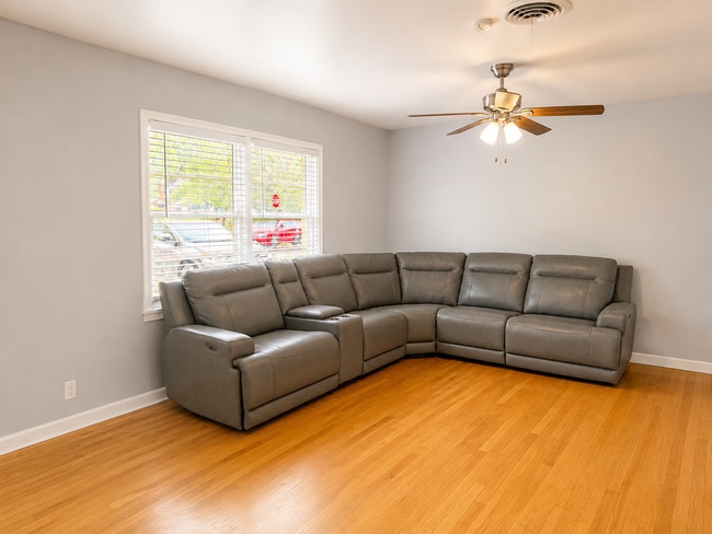 Building Photo - Charming Central Lubbock Home 3/2 with Gorgeous Updates Throughout!