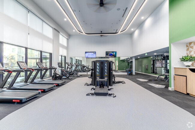 Fitness Center - Solis Midtown