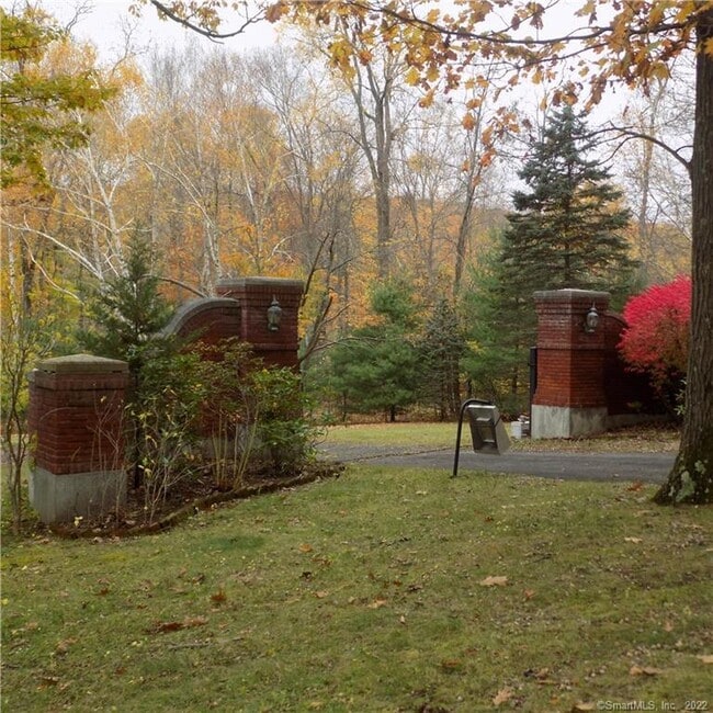 Building Photo - 64 Big Bear Hill Rd