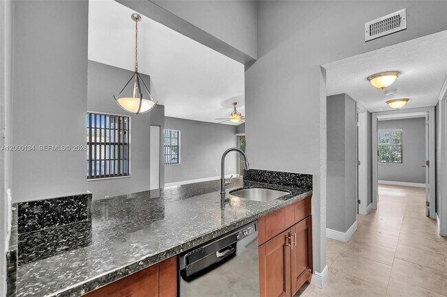 Photo - 2881 N Oakland Forest Dr Unidad 212