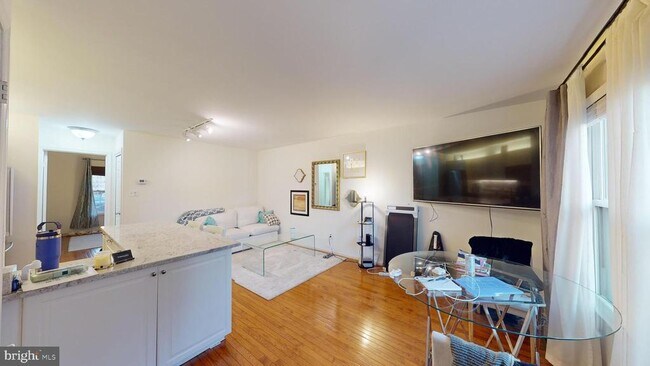 Building Photo - 1503 12th St N Unit B