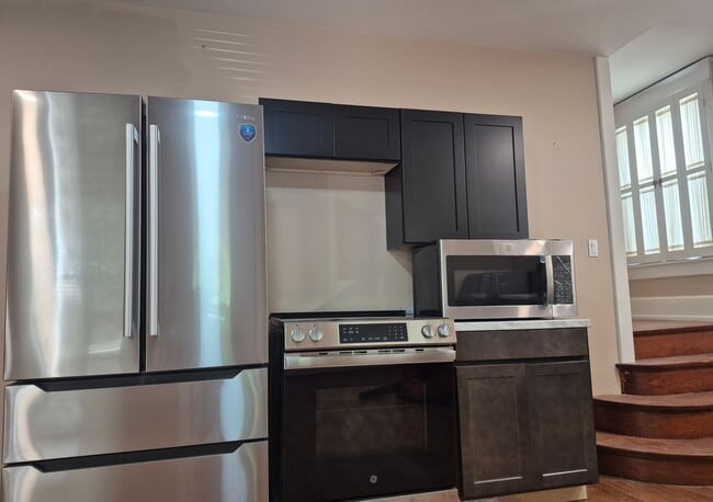 Photo - 1911 Sils Ave