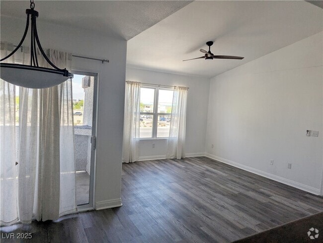 Building Photo - 7255 W Sunset Rd Unit 2032 Rental