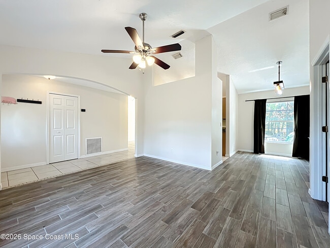 Photo - 5345 Cangro St