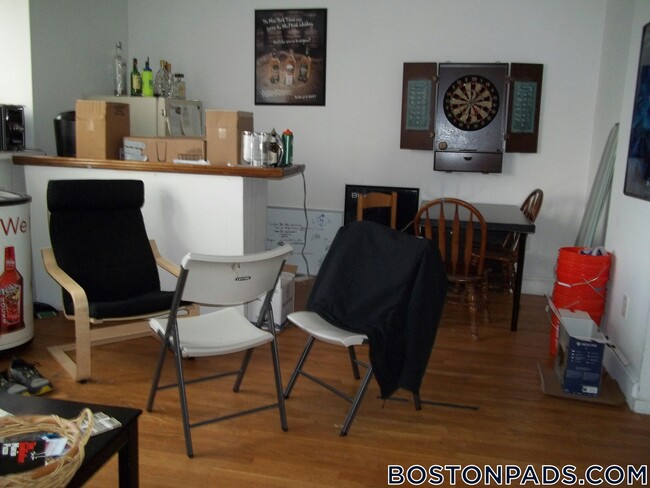 Building Photo - 776 Columbus Ave Unit 5