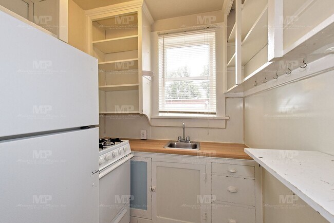 Photo - 318 W Laurel St Unit 318 W. Laurel St. #B-L318B