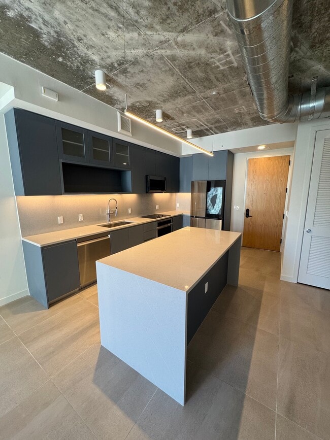 Kitchen Island - 160 NW 27th St Unit A2 Rental