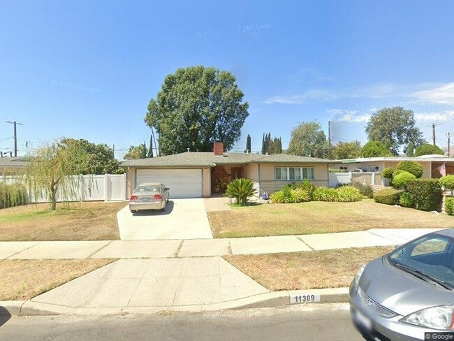 Photo - 11309 Gaynor Ave