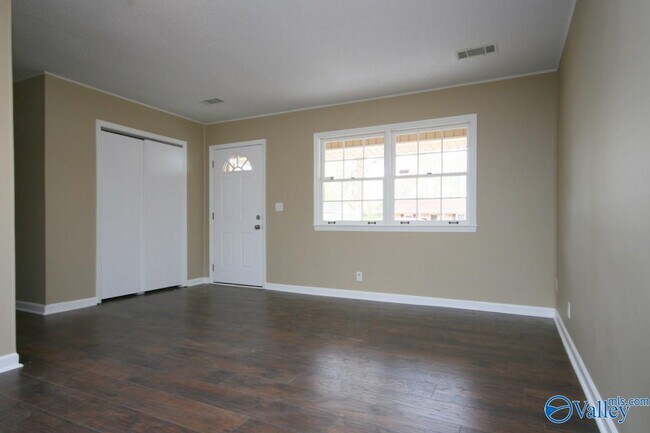 Photo - 4015 Apollo Dr SW