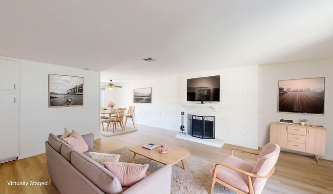 Building Photo - Ren Cir Unit A