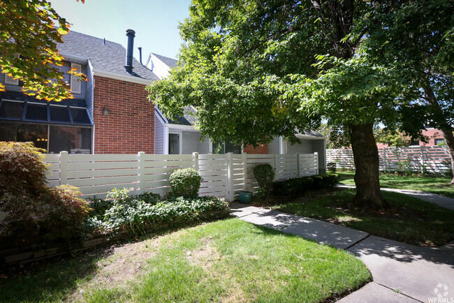 Building Photo - 6980 S Essex Court Cir Unit #3 Rental