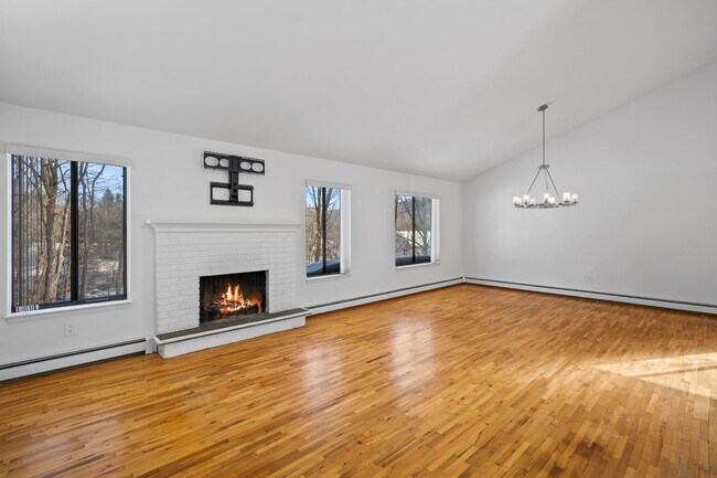 Photo - 4-bedroom 2.5-bath home in Cortlandt Manor