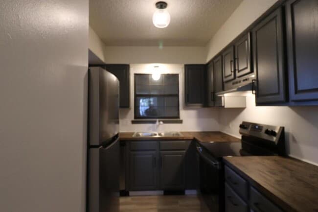 Photo - 1221 S Park Ave