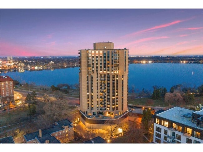 Photo - 2950 Dean Pkwy Unit 1903-4