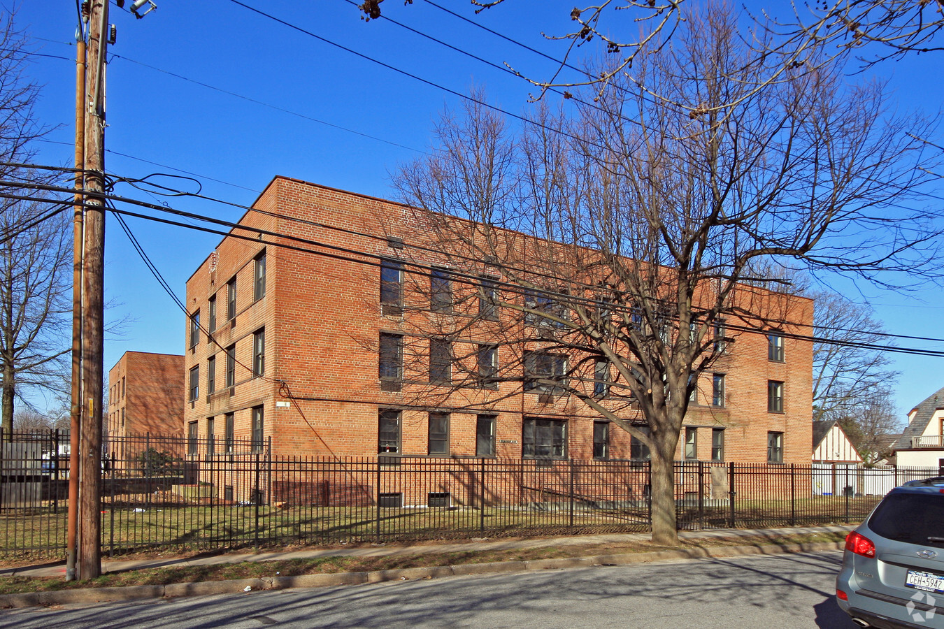 Twin Oaks Apartments - Twin Oaks Apartments