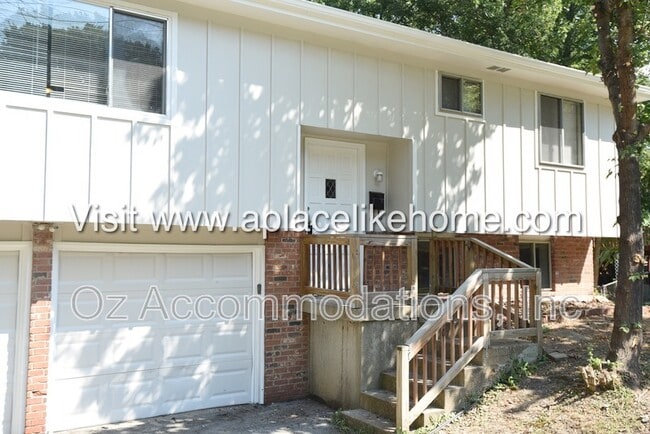 Photo - 5521 Perry Ln