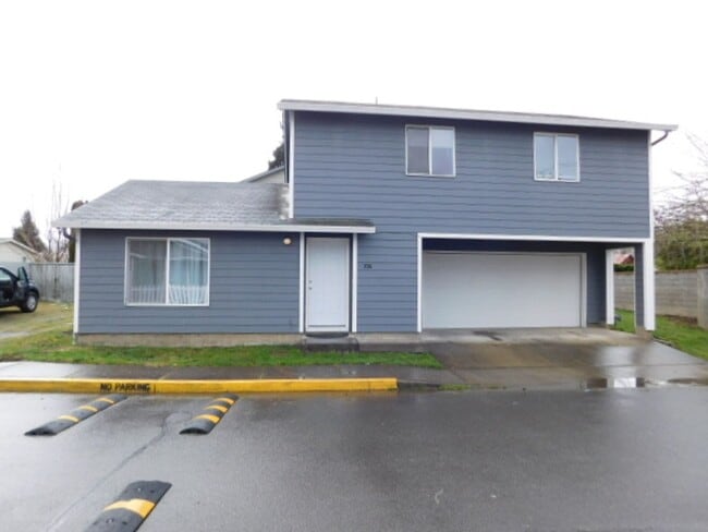 3Bd/2.5Ba Two Story House - Available Soon! - 3Bd/2.5Ba Two Story House - Available Soon!