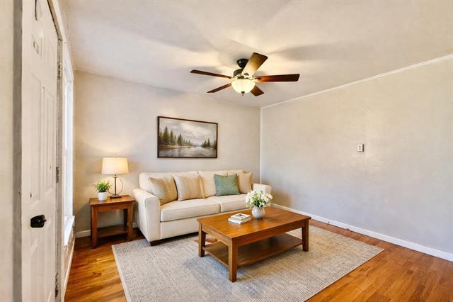 Building Photo - 815 SE 18th St