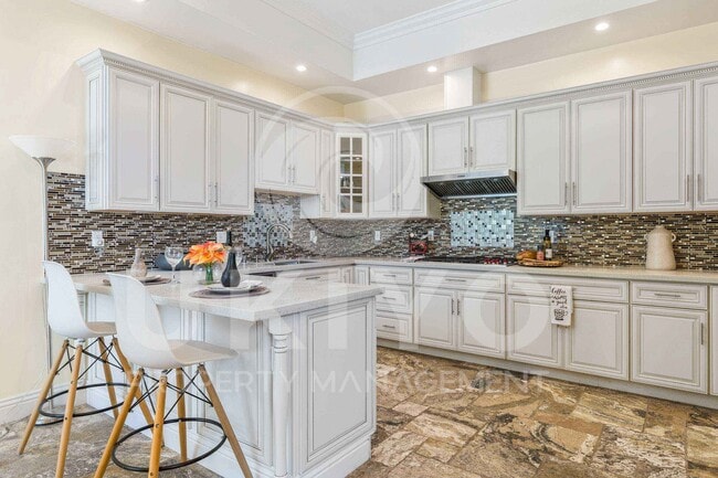 Photo - 6588 Longwalk Dr