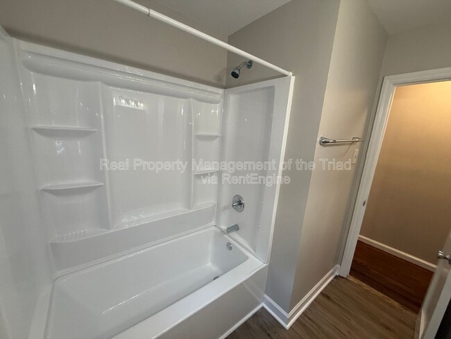 Photo - 803 Devon Dr