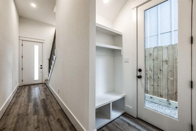 Photo - 948 Fisher St Unit B