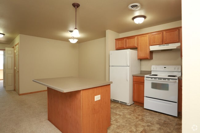 3BR, 2BA - 1208 SF