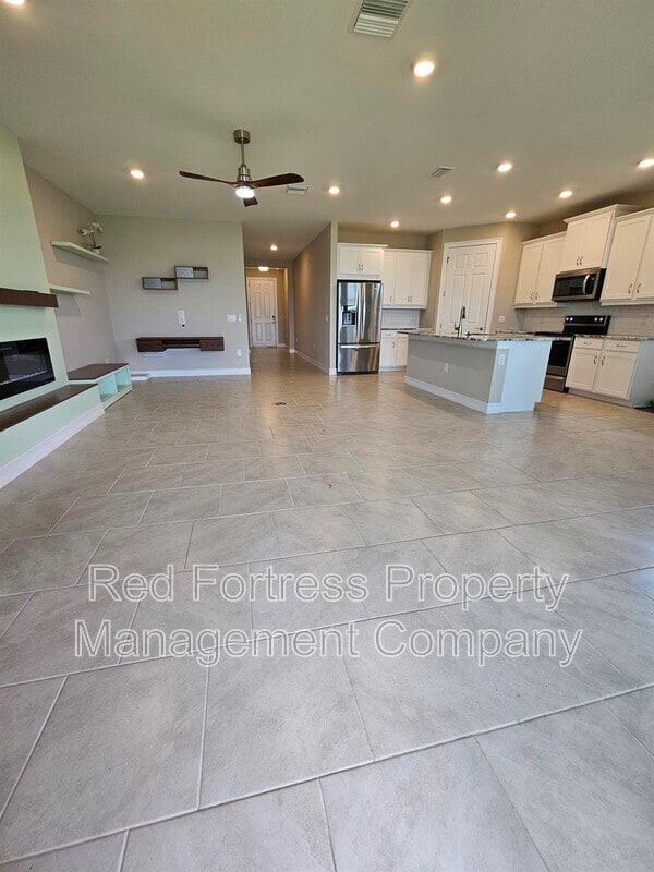 Photo - 623 Parkshore Lk Ave