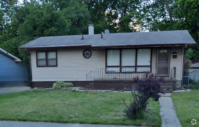 Building Photo - 3938 Vermont St Rental