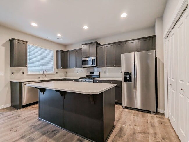 Photo - **Move-In Special** Stunning 5 bed, 2.5 ba...