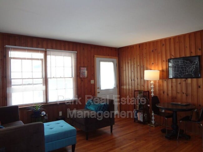 Photo - 432 S Greensboro St