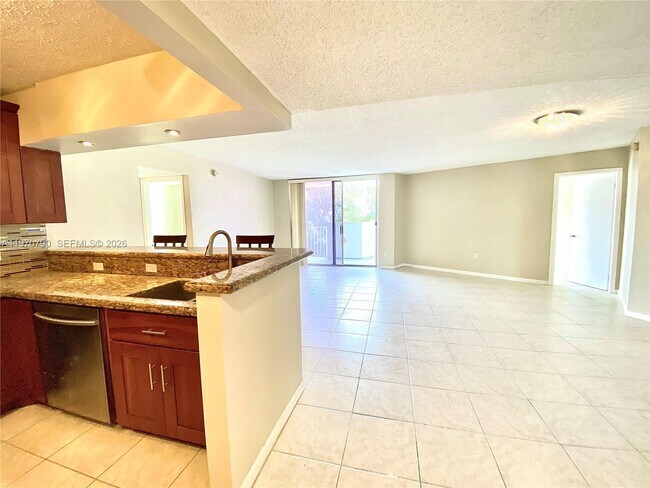 Photo - 1300 NE Miami Gardens Dr Unidad 701E