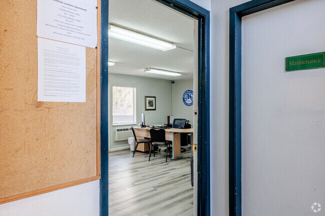 Leasing Center - Fitzsimons Junction