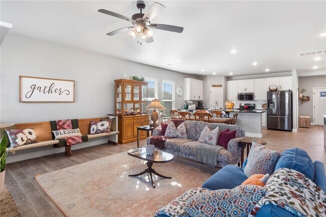 Photo - 102 Manfield Ave