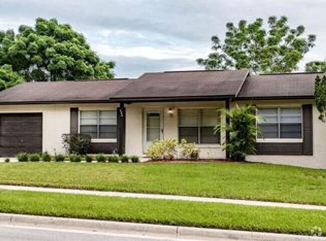 Building Photo - Affordable 3-Bedroom Home with Great Poten...