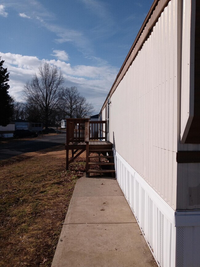 Photo - 354 Golden Dale Dr