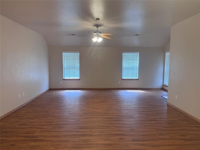 Photo - 1714 Riviera Ln