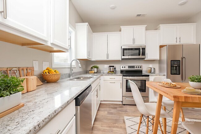 Photo - 1192 Black Oak Cir