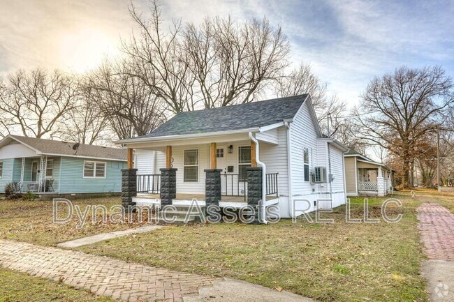 Building Photo - 102 S Walnut St Rental