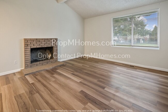 Photo - Three Bedroom Ranch In Central Hillsboro w/ Large Fenced Yard!