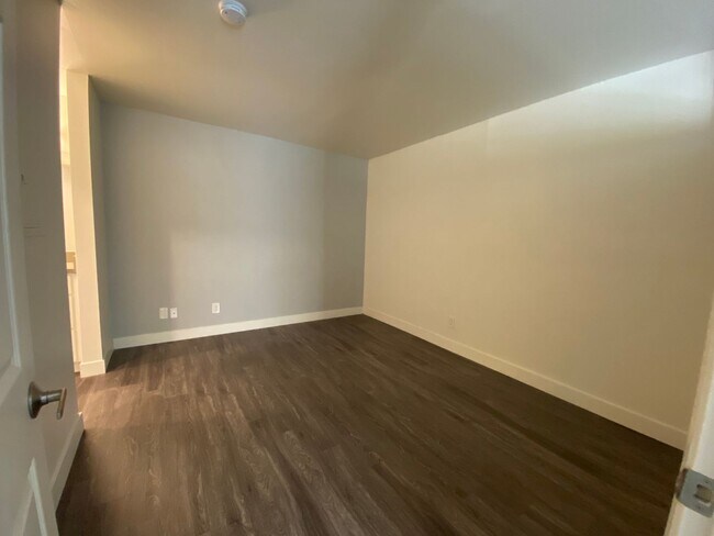 1250 N. June St. Los Angeles CA 90038