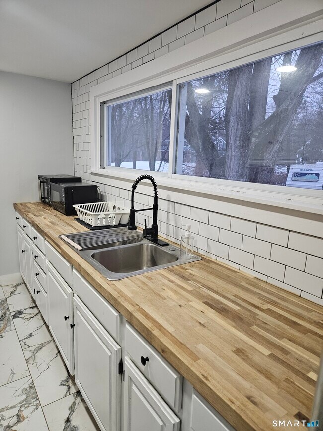 Photo - 901 Baldwin Rd