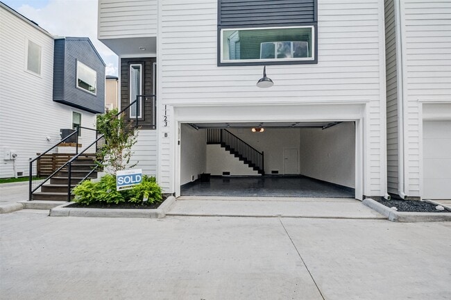 Photo - 1123 W 17th St