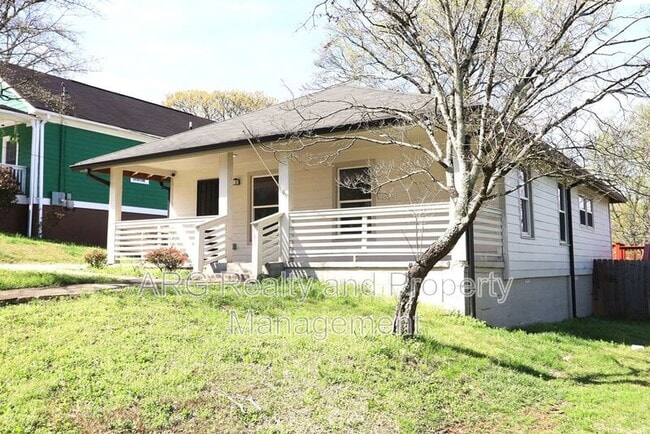 Photo - 1095 Ira St SW