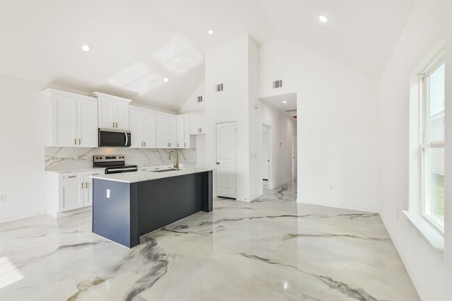 Photo - 16922 W Forrestal